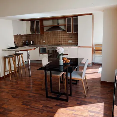 Appartement Hyper-centre, Air-conditioned With Balcony *