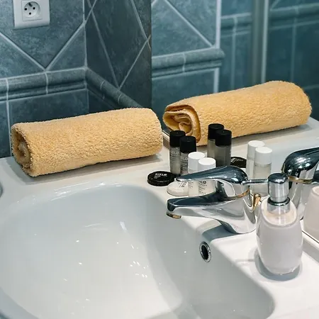 Hyper-centre, Air-conditioned With Balcony Apartman