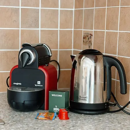 Hyper-centre, Air-conditioned With Balcony *