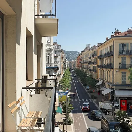 Hyper-centre, Air-conditioned With Balcony Apartman