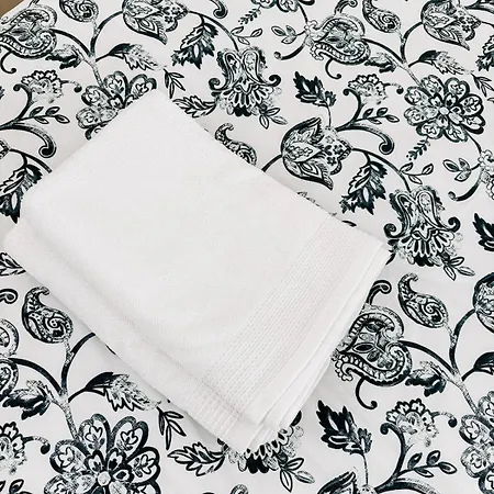 Hyper-centre, Air-conditioned With Balcony Nice