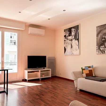 Hyper-centre, Air-conditioned With Balcony Διαμέρισμα