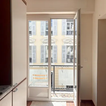 Hyper-centre, Air-conditioned With Balcony Apartmán