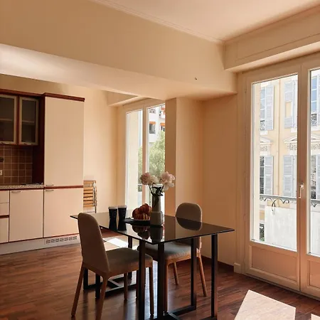 Apartamento Hyper-centre, Air-conditioned With Balcony