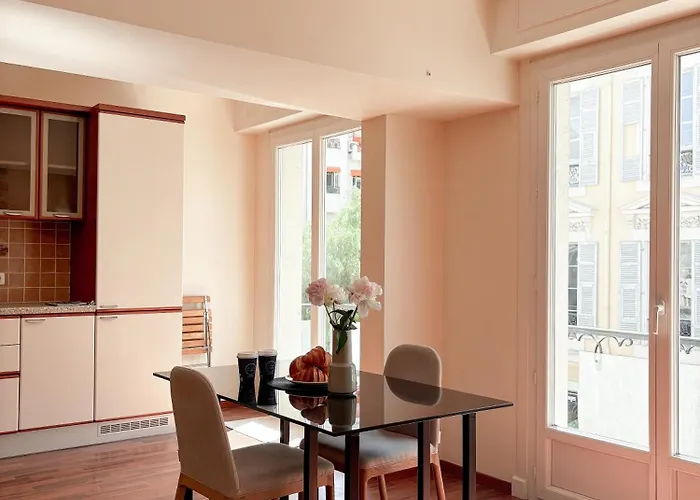 Hyper-centre, Air-conditioned With Balcony Apartmán *