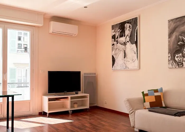 Hyper-centre, Air-conditioned With Balcony Apartmán