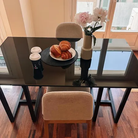 Hyper-centre, Air-conditioned With Balcony Nicea